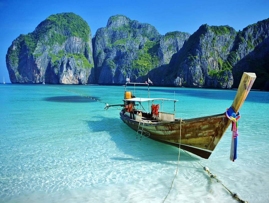 Maya Bay, Koh Phi Phi Ley, Thailand.