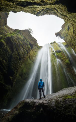 cascata nascosta islanda