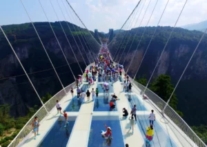 zhangjiajie-grand-canyon-glass-bridge-haim-dotan_dezeen_2364_ss_3-1024x732-1-300x214